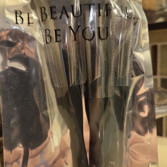 Be BEAUtiful Makeup midnight brush Pro Trio - Picture 2 of 2